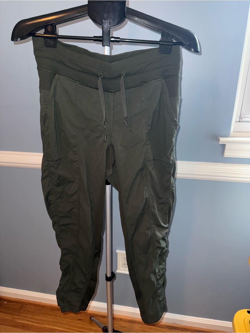 lululemon Dance Studio Mid-Rise Jogger Army Green Full Length ๐ size 8